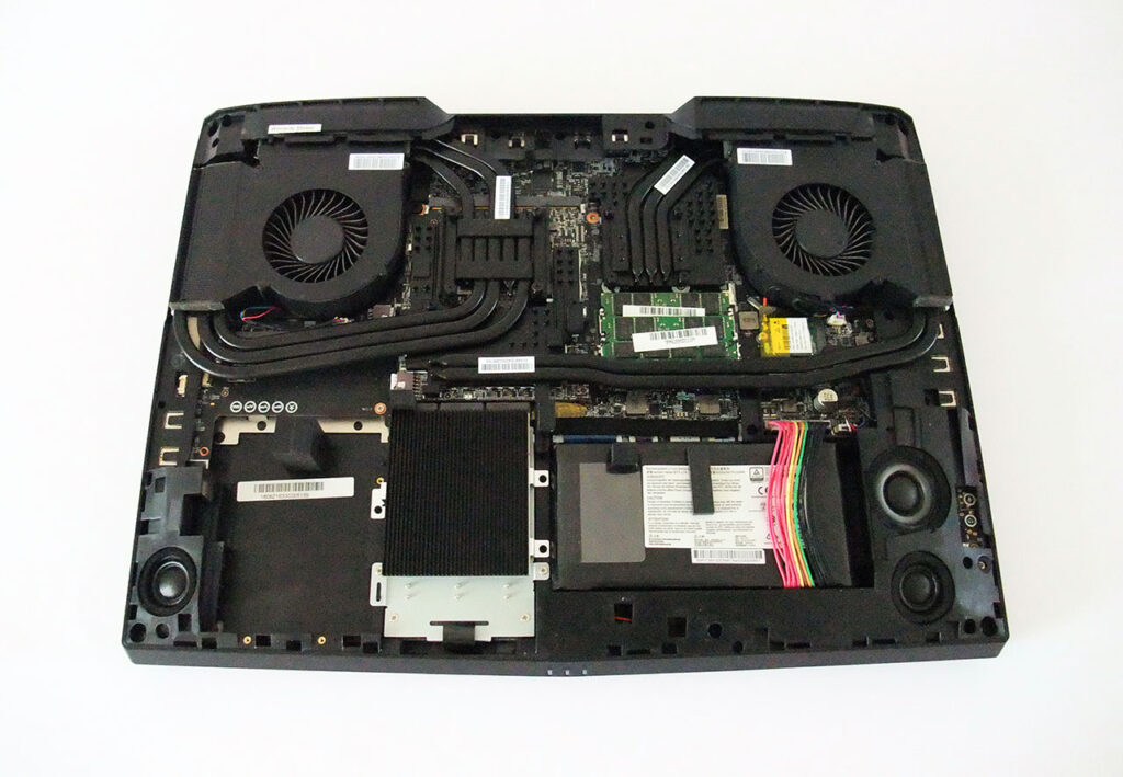 MSI GT73 Titan Inside